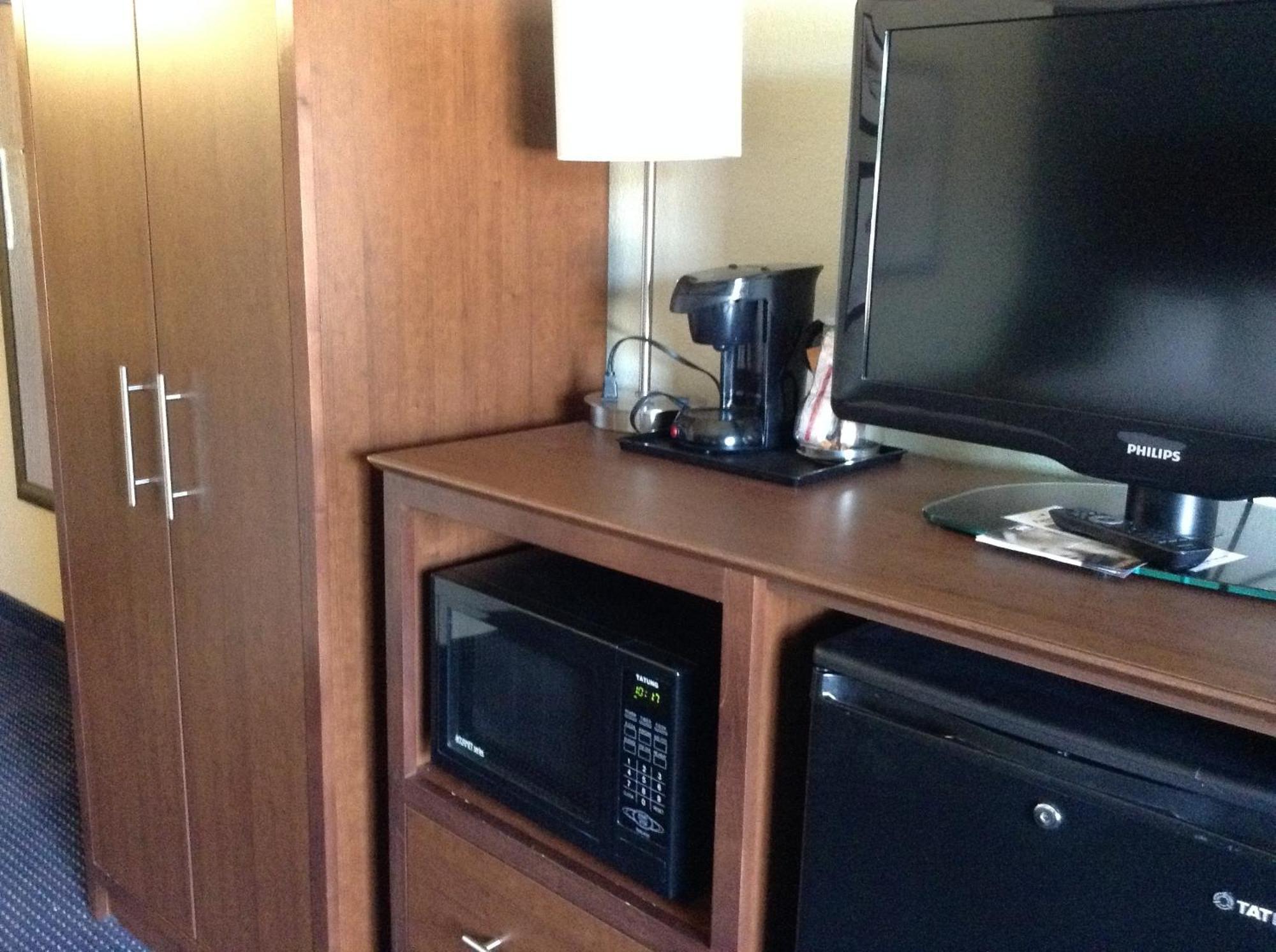 Americinn By Wyndham Форт Додж Екстериор снимка